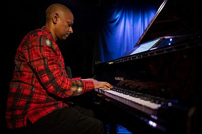 Terence Collie at 606 Club